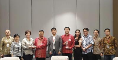 Pemberian Dua Penghargaan Sekaligus sebagai Apresiasi Huawei Indonesia terhadap kinerja VIVERE Group